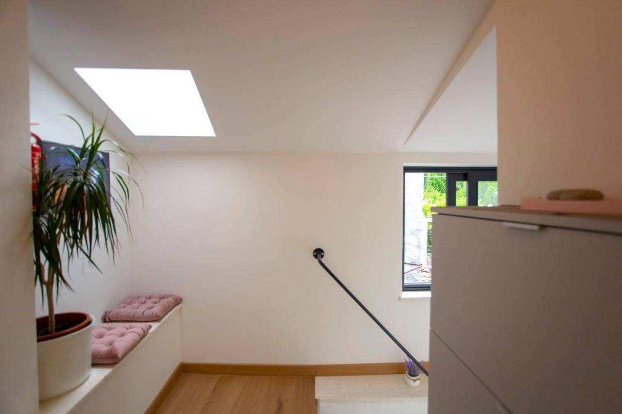 ˇdcˇ Modern Apartment Near The Church 로비니 외부 사진