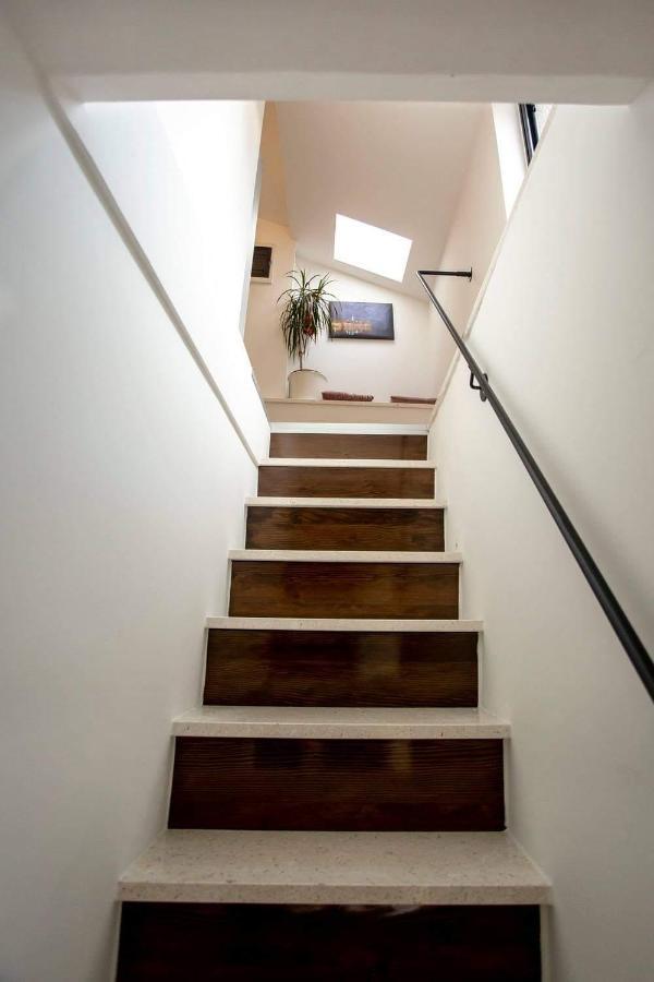 ˇdcˇ Modern Apartment Near The Church 로비니 외부 사진
