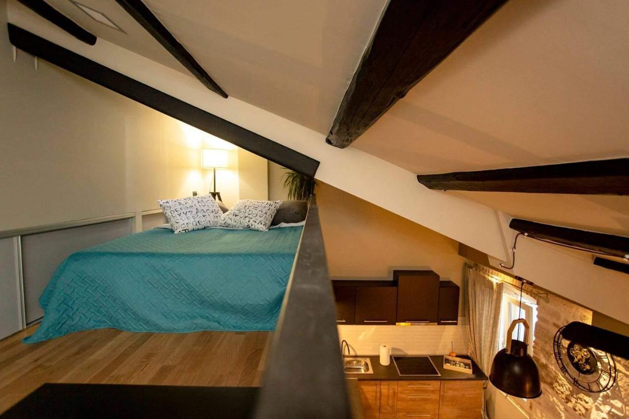 ˇdcˇ Modern Apartment Near The Church 로비니 외부 사진